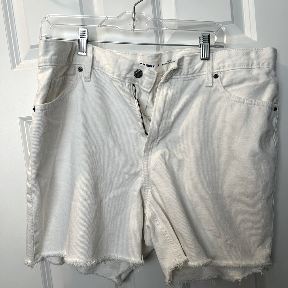 Old navy women’s shorts.